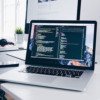 火箭主场大胜马刺，保罗状态回暖