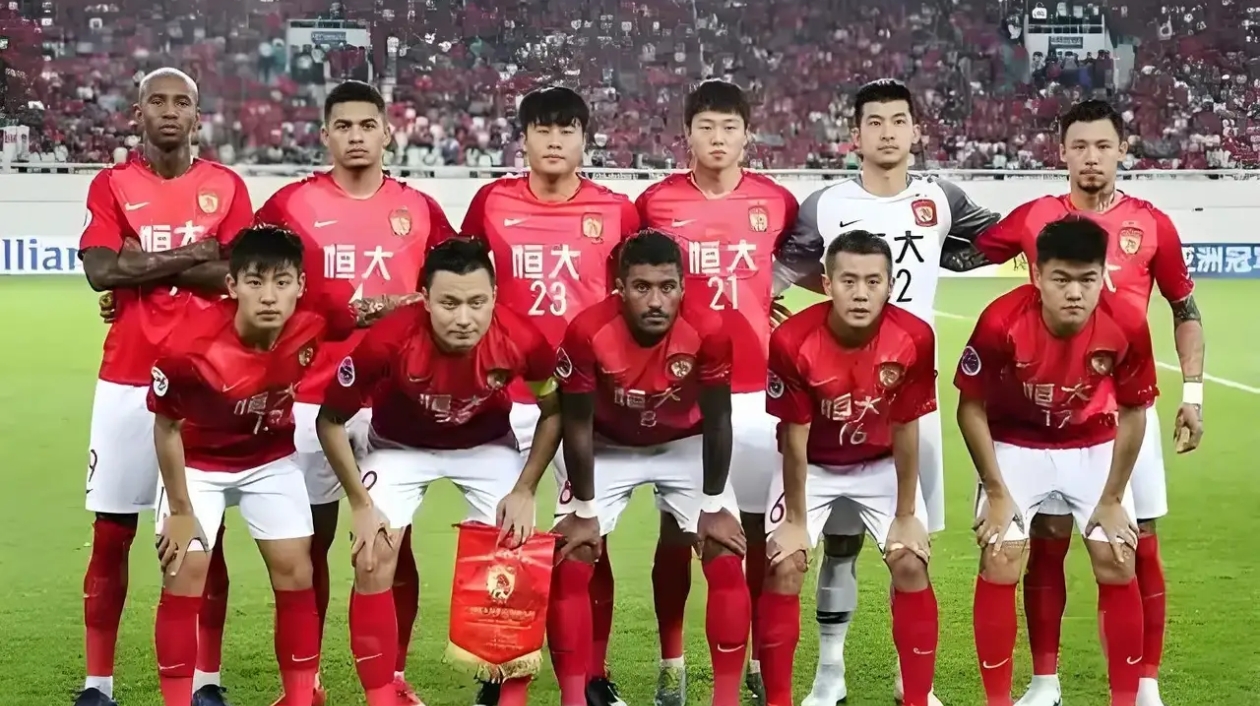 关于广州恒大客场战胜对手，继续领跑的信息
