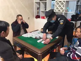 关于后卫凑几桌打麻将？太阳通过交易后，后卫人数达到10人的信息